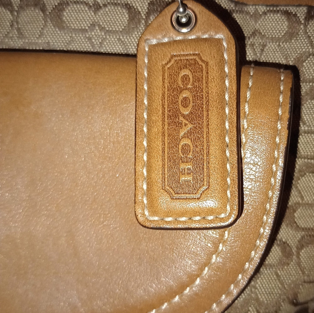 Vintage Coach Soho Classic Brown Signature C Camel Tan Leather Sm Tote Bag - Picture 13 of 15